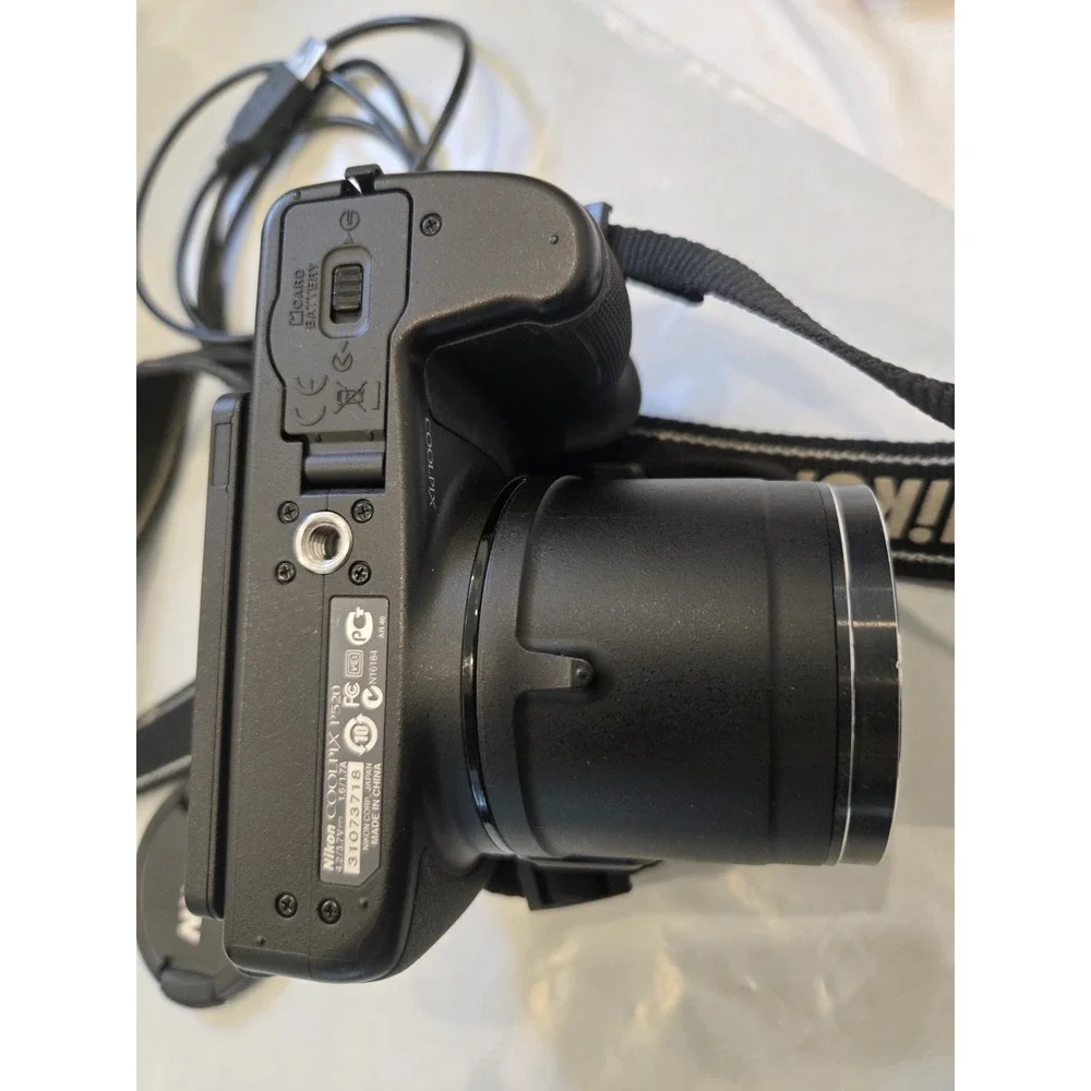 NIKON Coolpix P520 Digital Camera Black for PARTS/REPAIR - Black